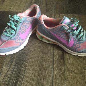 Womens / Nike REAX Fitsole Sneakers / Multi Color with Cheetah Print / 6…